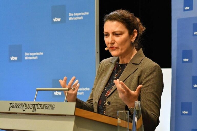 Spring Debate Hosted by the Bavarian Industry Association (Section Middle Franconia)